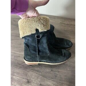 UGG Daphne Genuine Shearling Lined Boot Style #1008705 Size 7.5